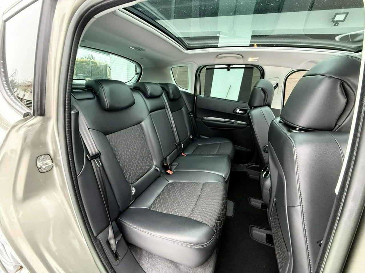 Peugeot 3008 - Zdjęcie 24