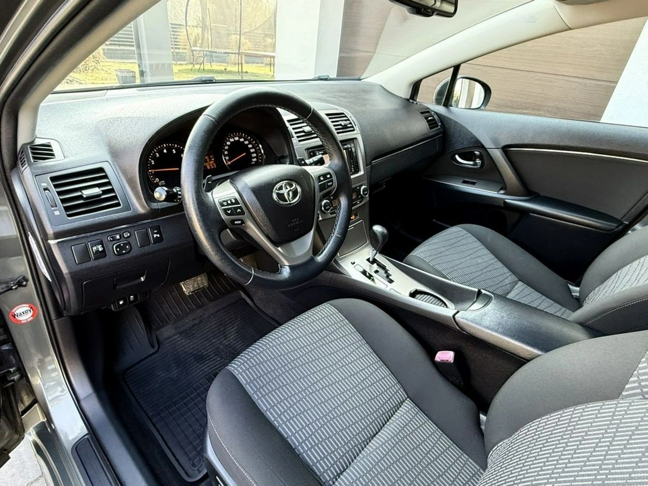 Toyota Avensis - Zdjęcie 12