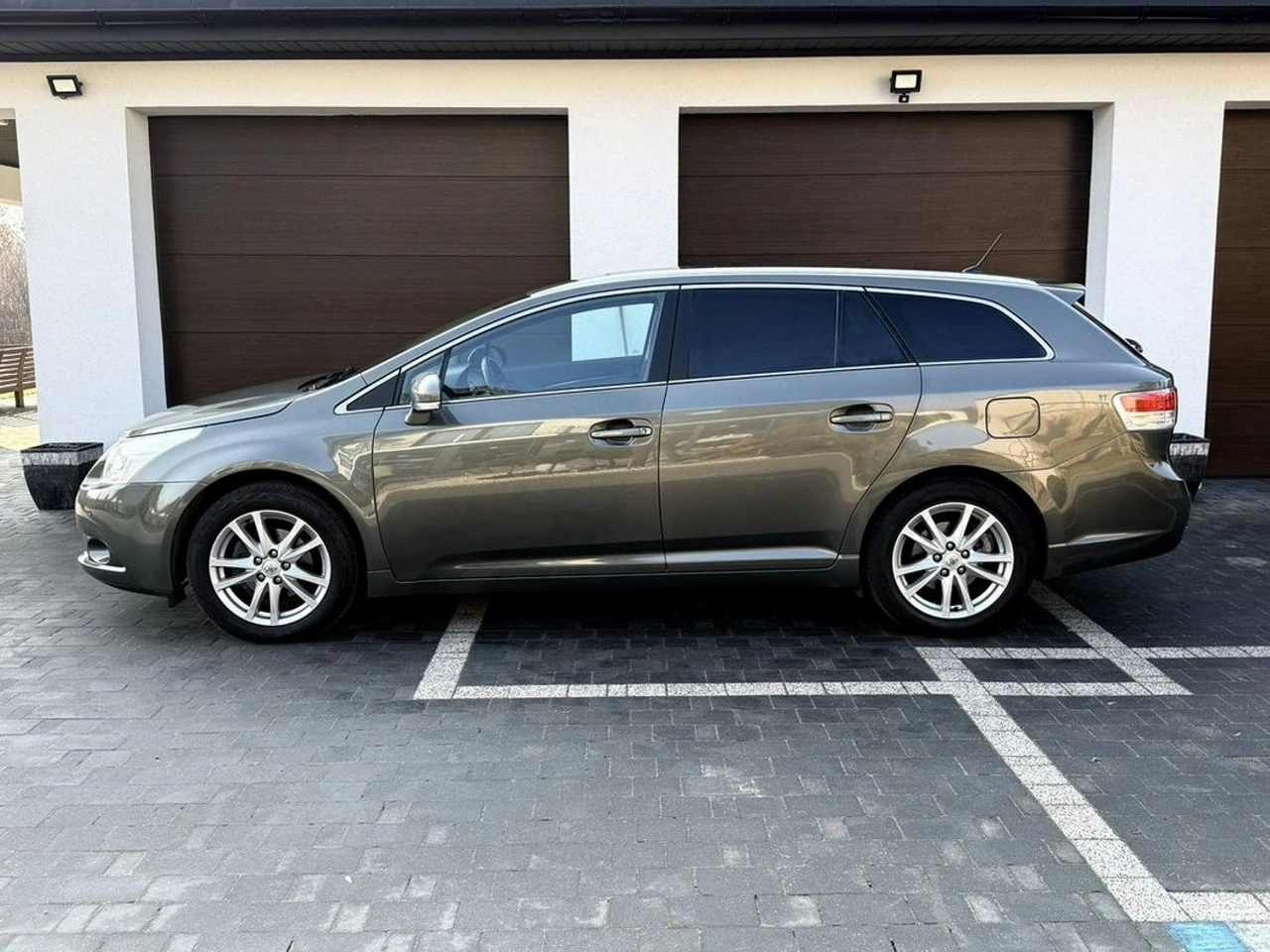 Toyota Avensis - Zdjęcie 2