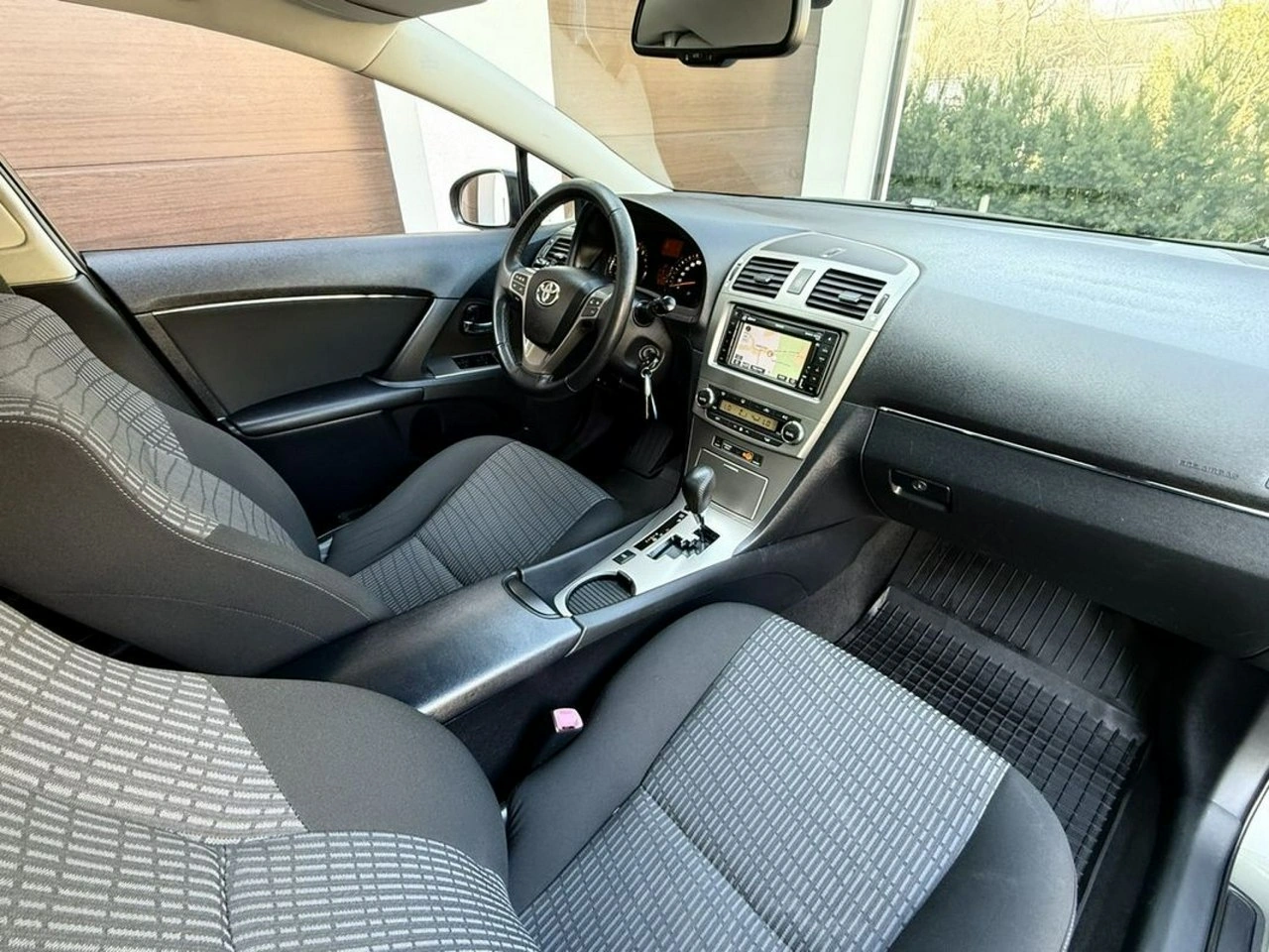 Toyota Avensis - Zdjęcie 25