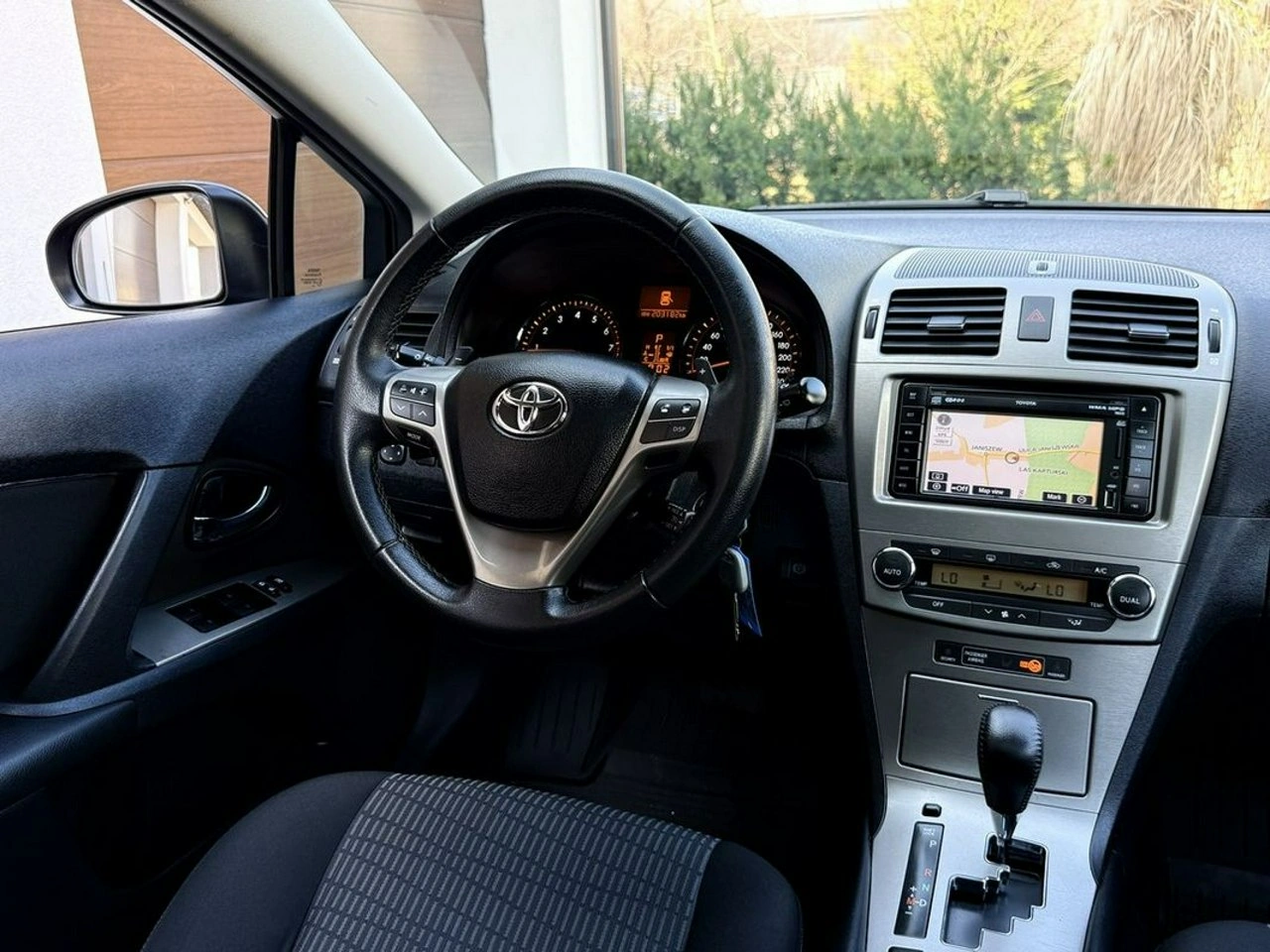 Toyota Avensis - Zdjęcie 30
