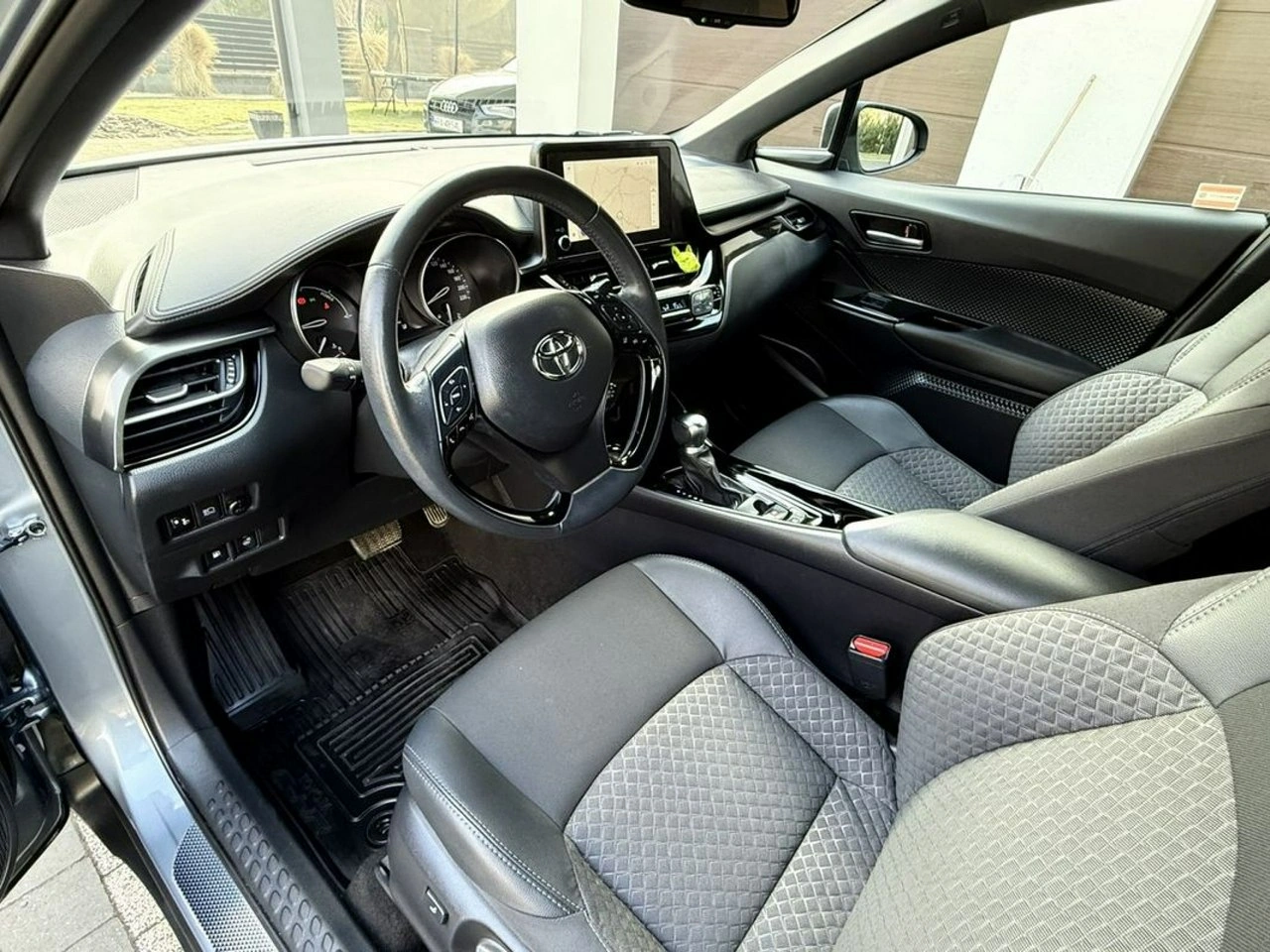 Toyota C-HR - Zdjęcie 12