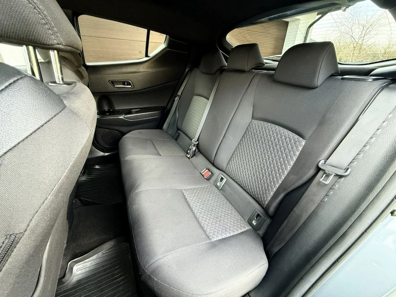 Toyota C-HR - Zdjęcie 18