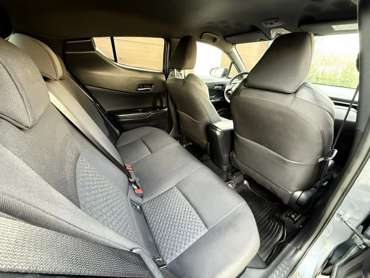 Toyota C-HR - Zdjęcie 21