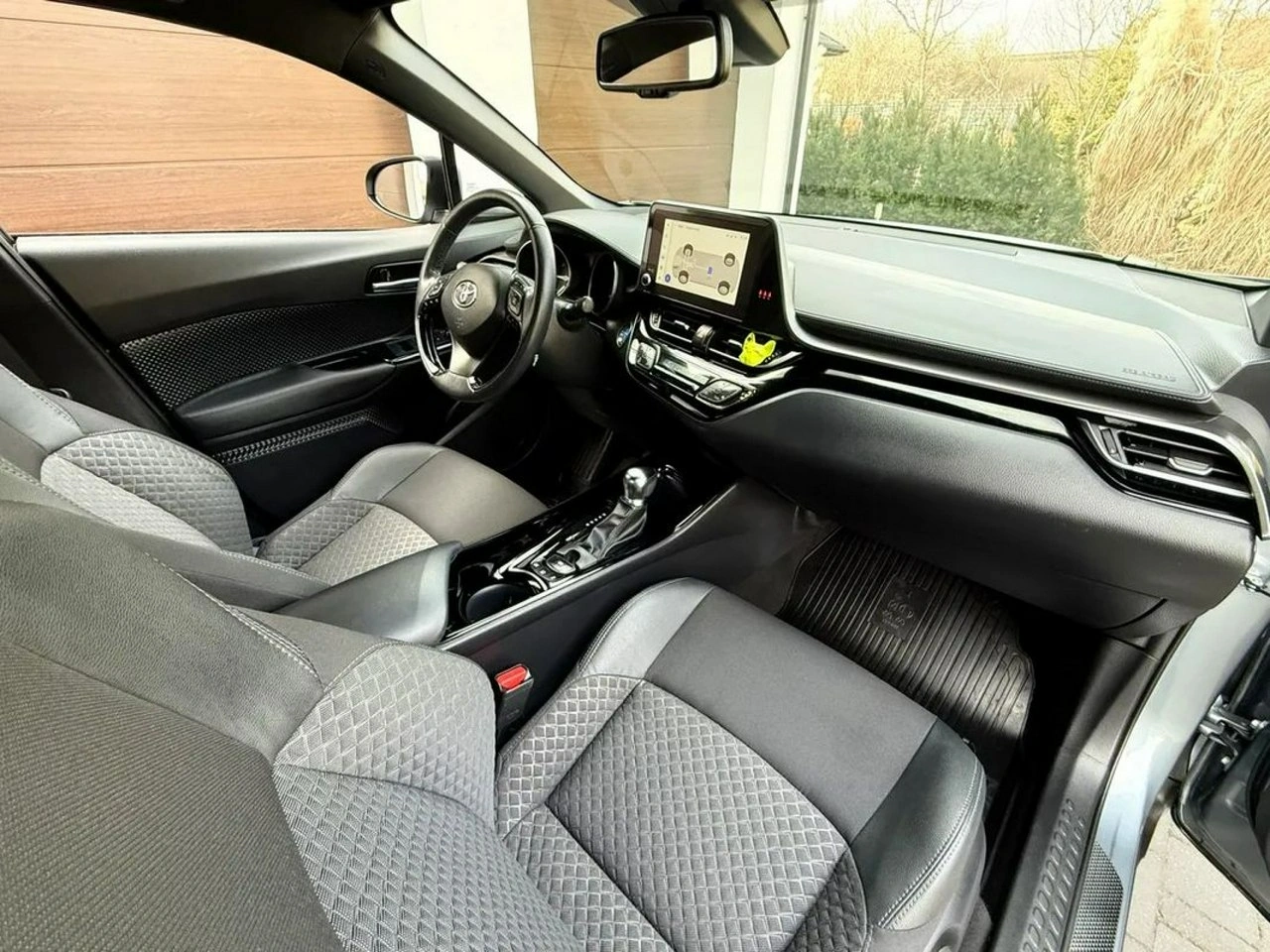 Toyota C-HR - Zdjęcie 24