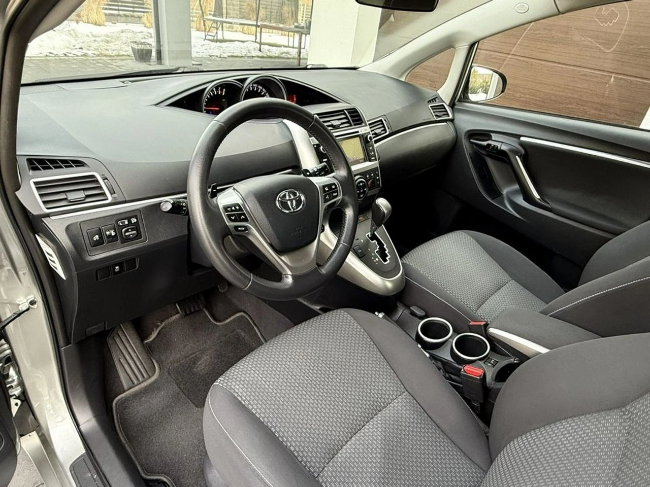 Toyota Verso - Zdjęcie 12