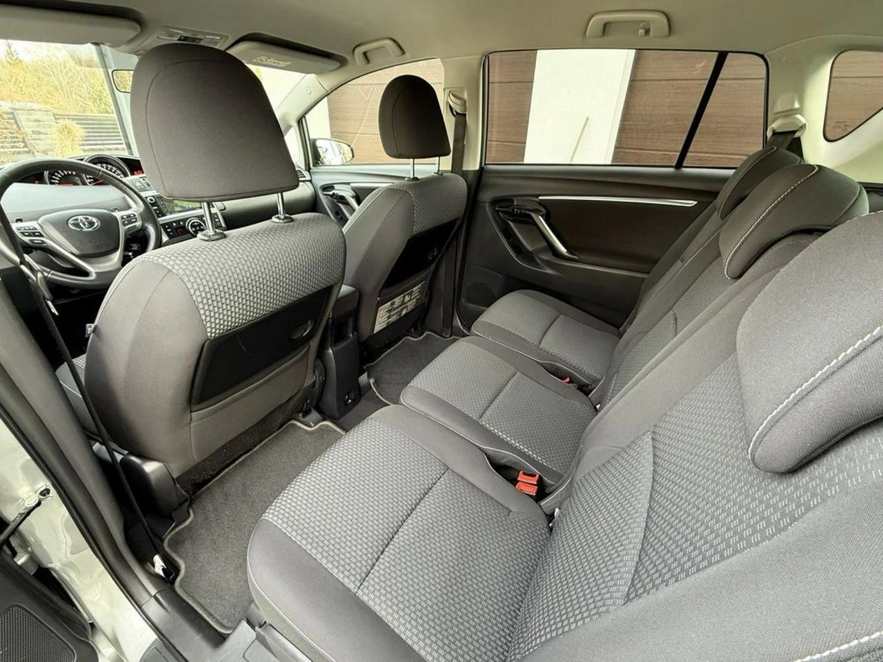 Toyota Verso - Zdjęcie 16