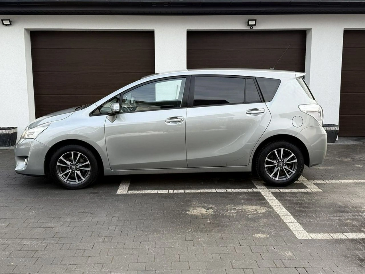 Toyota Verso - Zdjęcie 2