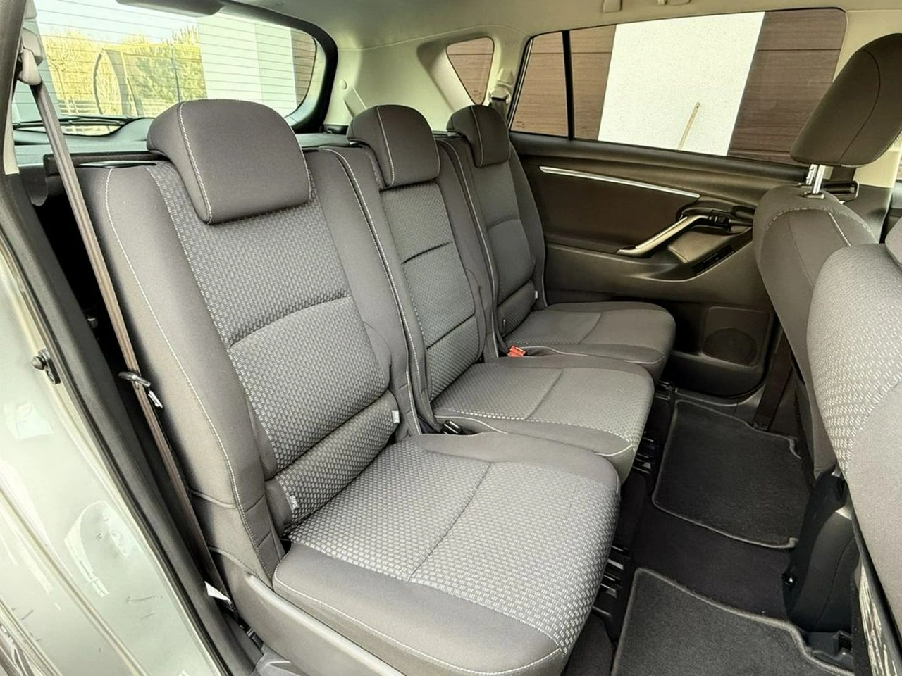 Toyota Verso - Zdjęcie 23