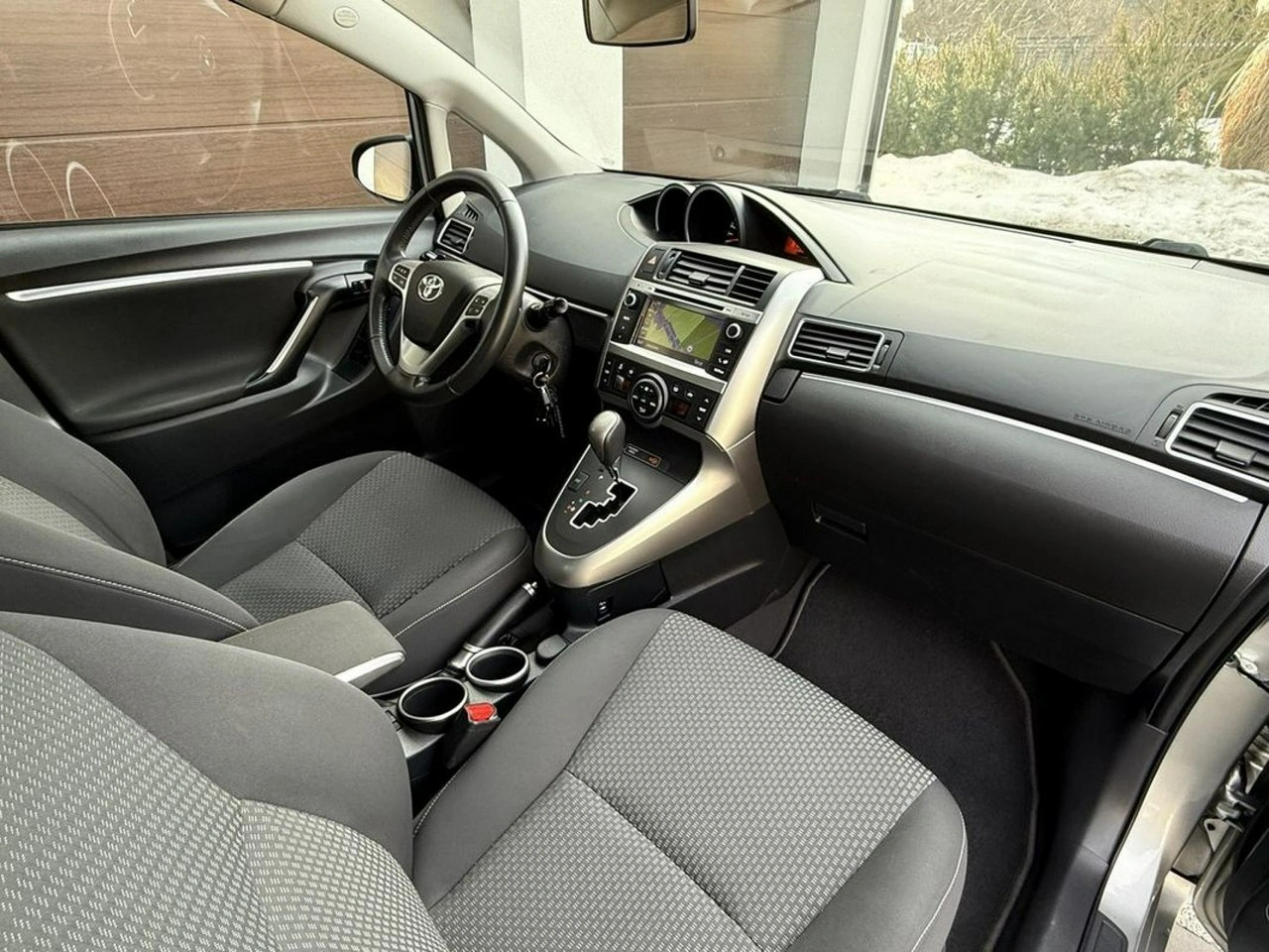Toyota Verso - Zdjęcie 24