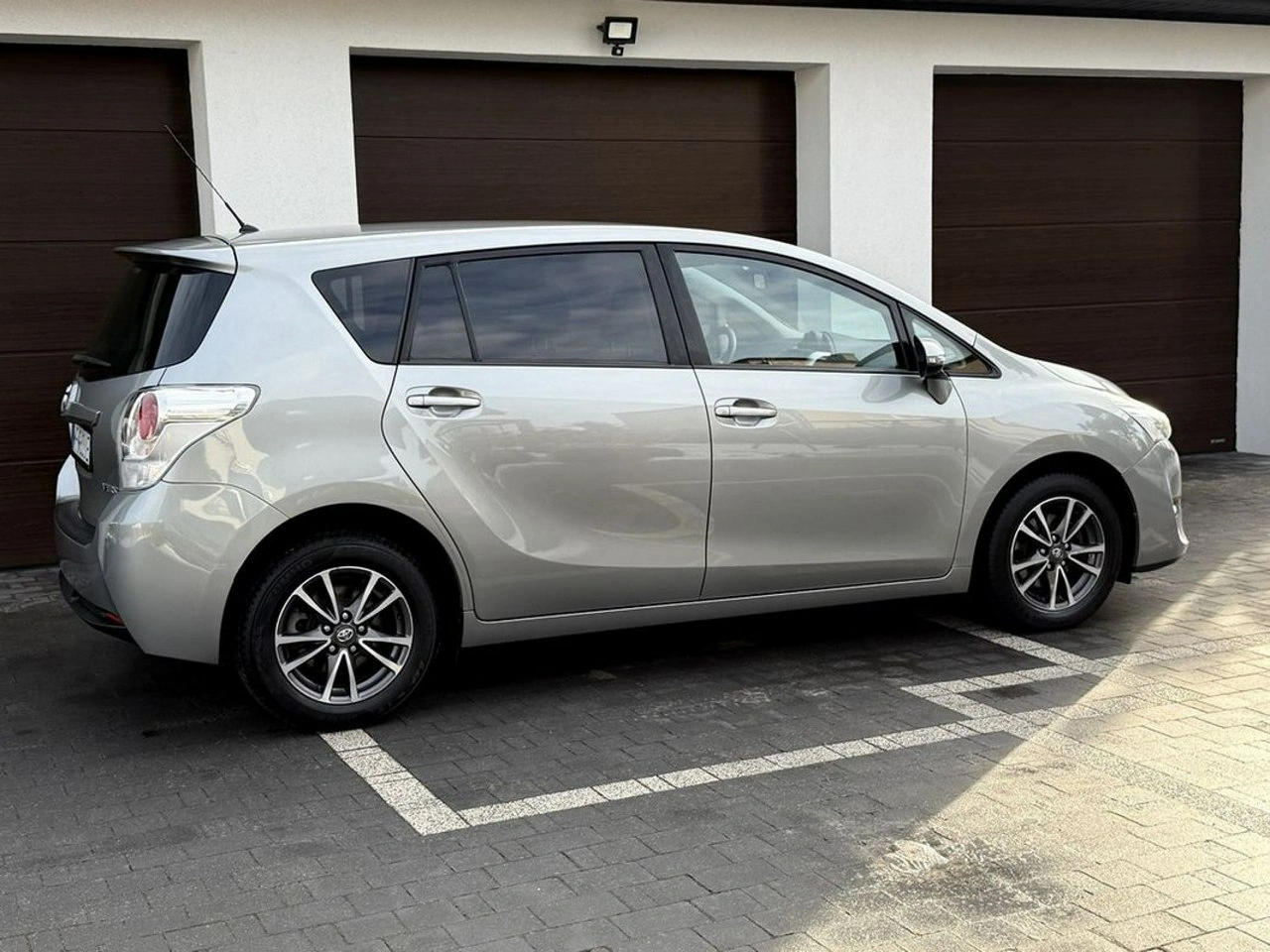 Toyota Verso - Zdjęcie 7
