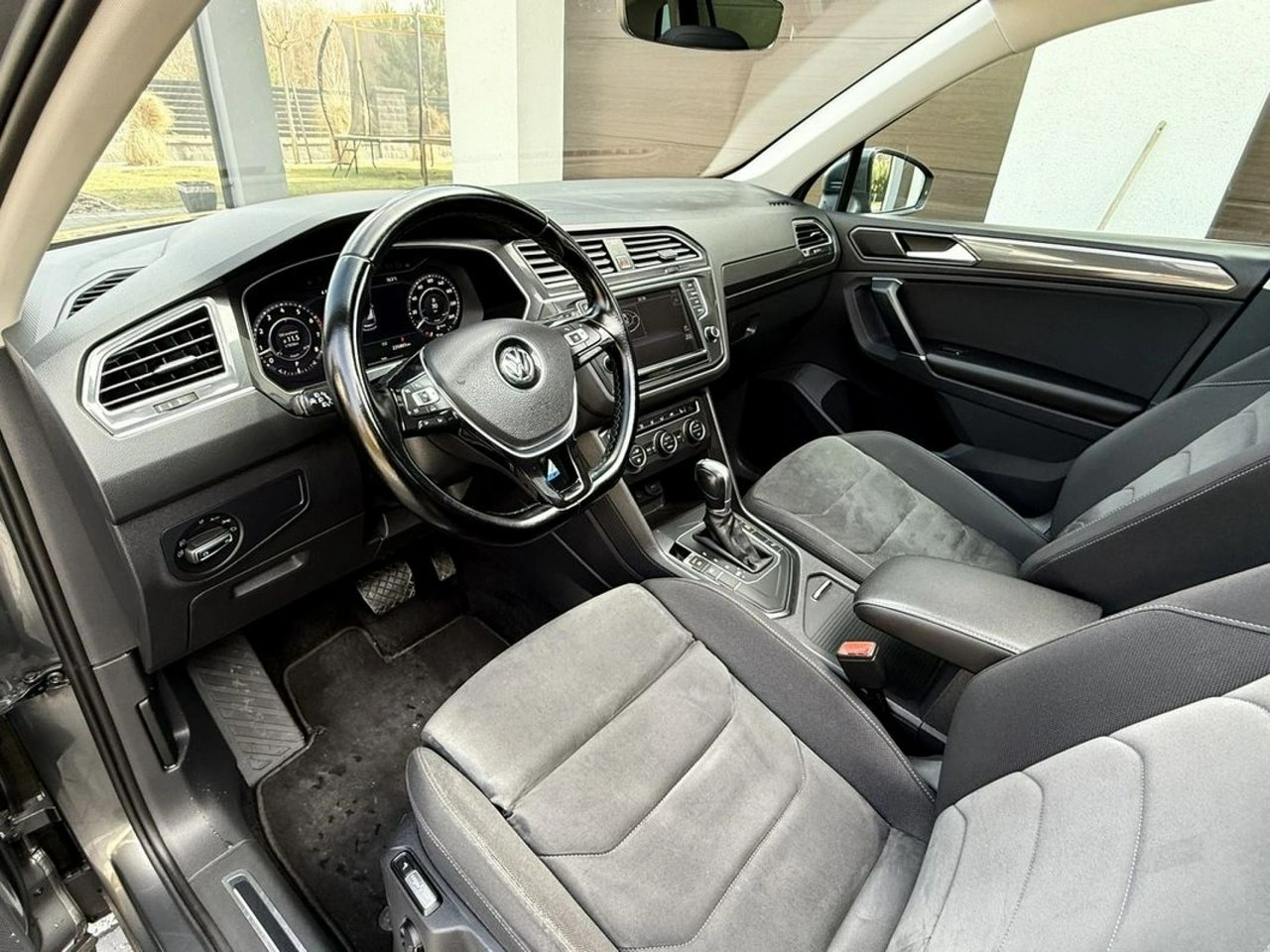 Volkswagen Tiguan - Zdjęcie 12