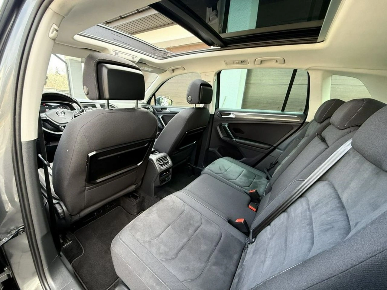 Volkswagen Tiguan - Zdjęcie 16