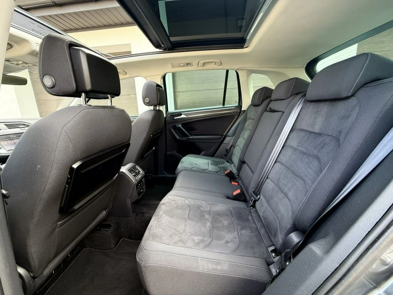 Volkswagen Tiguan - Zdjęcie 17