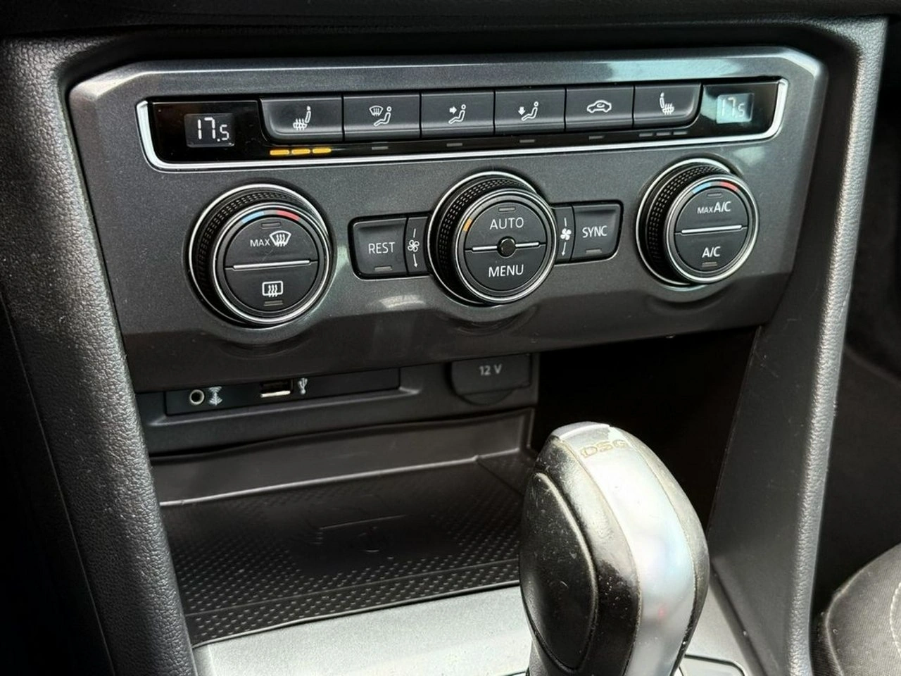 Volkswagen Tiguan - Zdjęcie 21