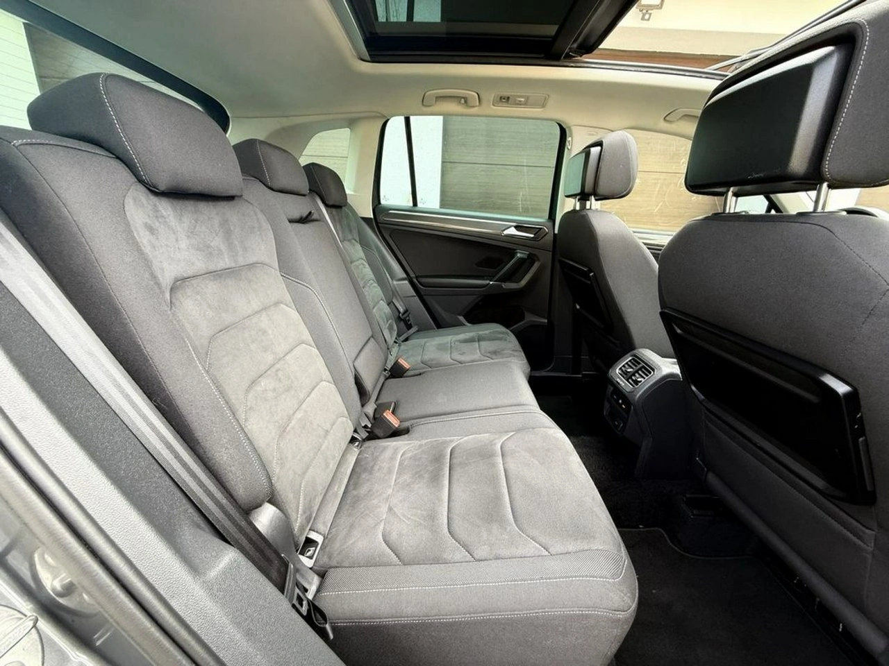 Volkswagen Tiguan - Zdjęcie 23