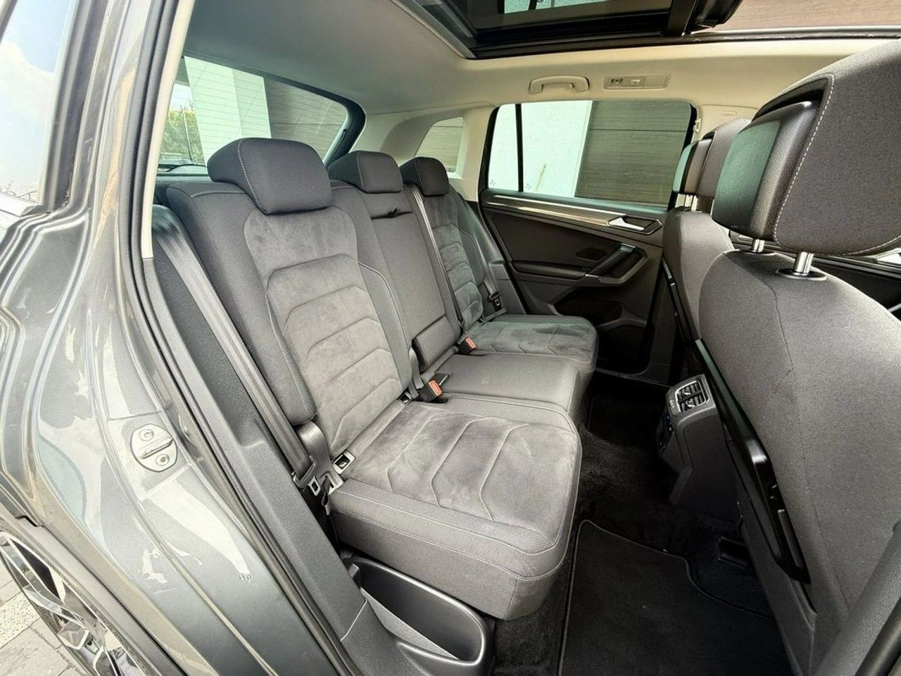 Volkswagen Tiguan - Zdjęcie 24