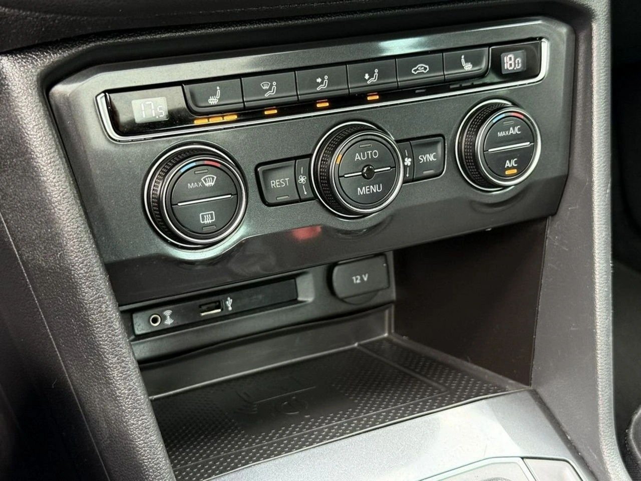 Volkswagen Tiguan - Zdjęcie 33