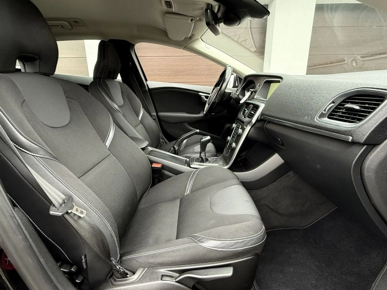 Volvo V40 - Zdjęcie 25
