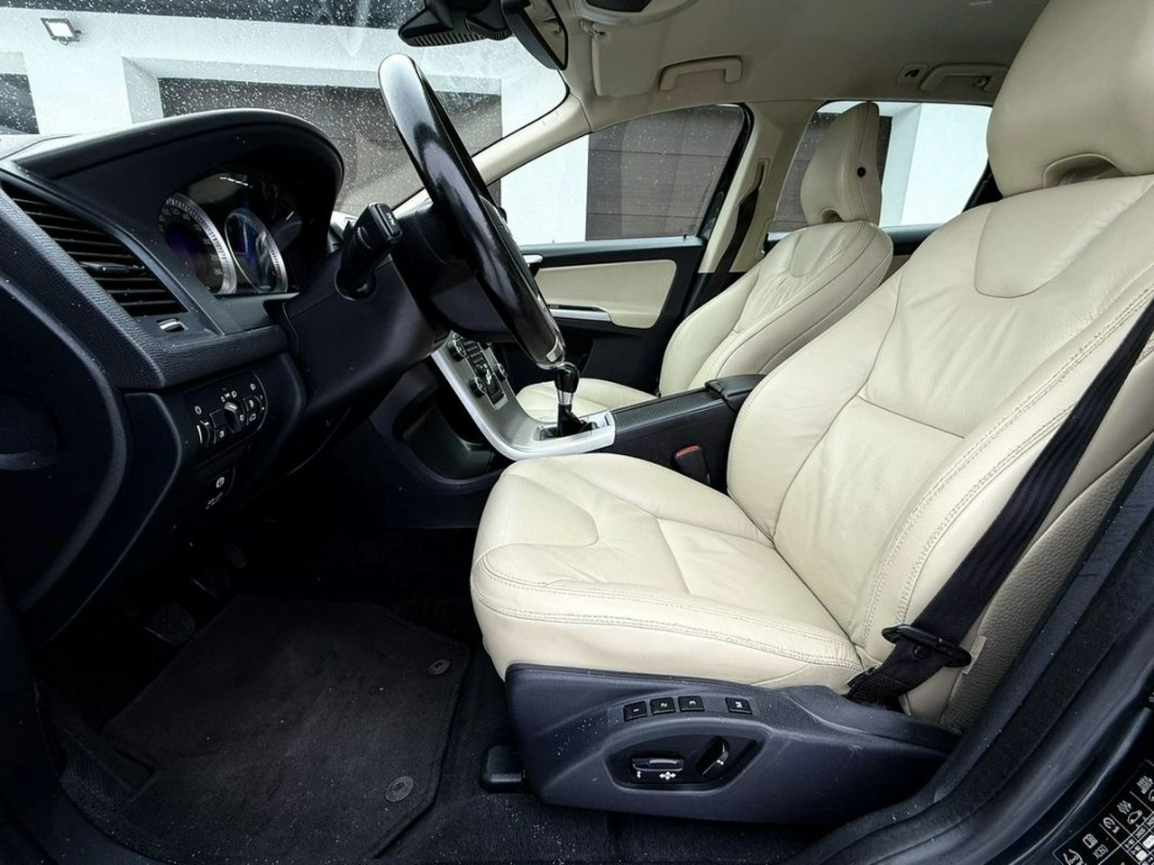 Volvo XC 60 - Zdjęcie 13