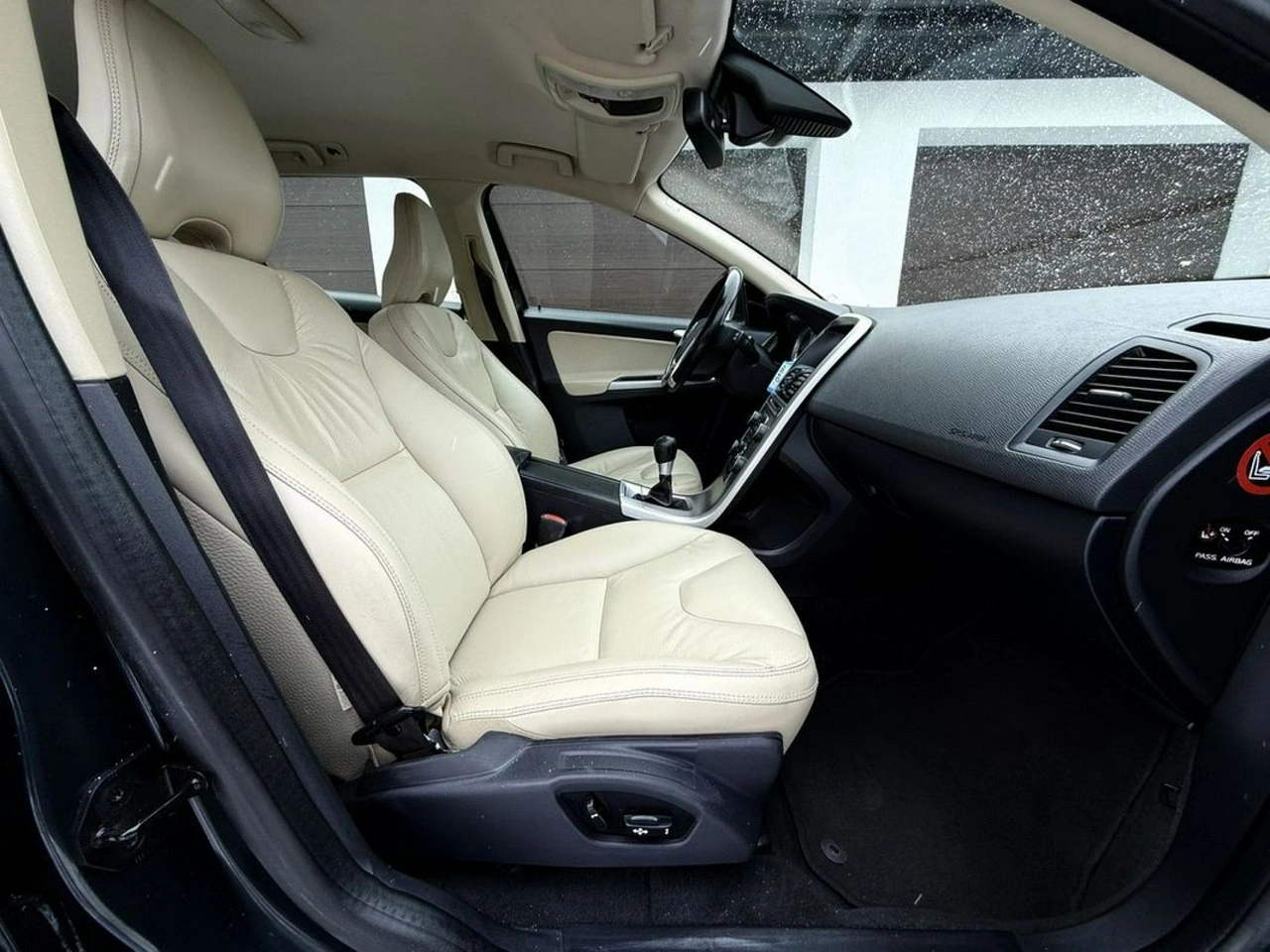 Volvo XC 60 - Zdjęcie 23