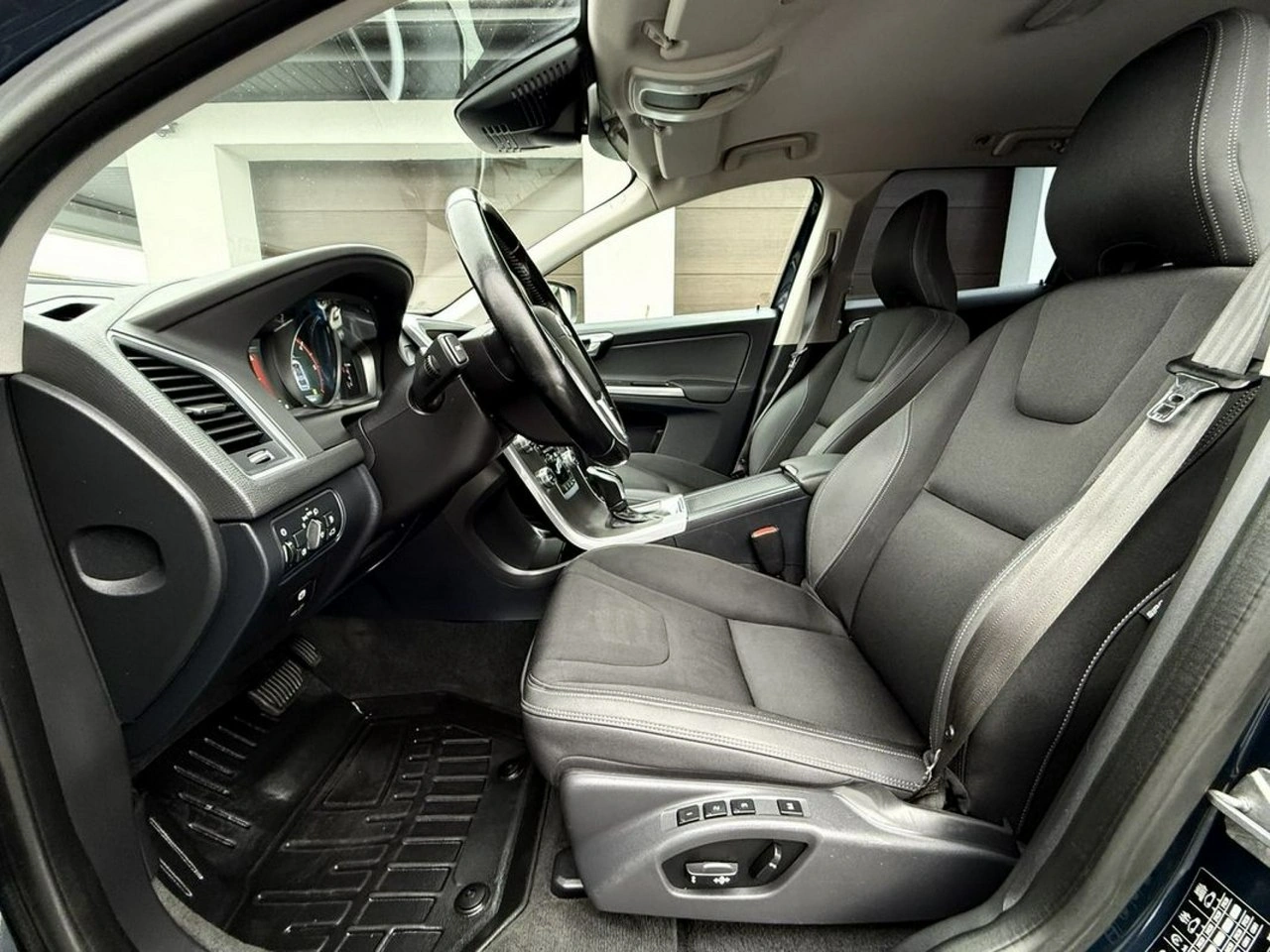 Volvo XC 60 - Zdjęcie 12