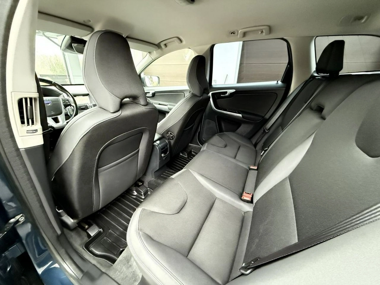 Volvo XC 60 - Zdjęcie 15