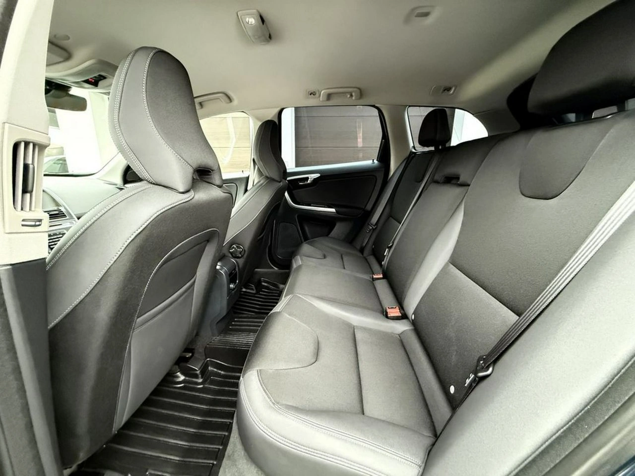 Volvo XC 60 - Zdjęcie 16