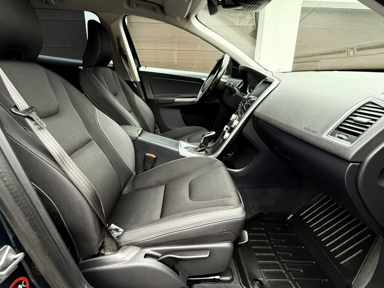 Volvo XC 60 - Zdjęcie 23