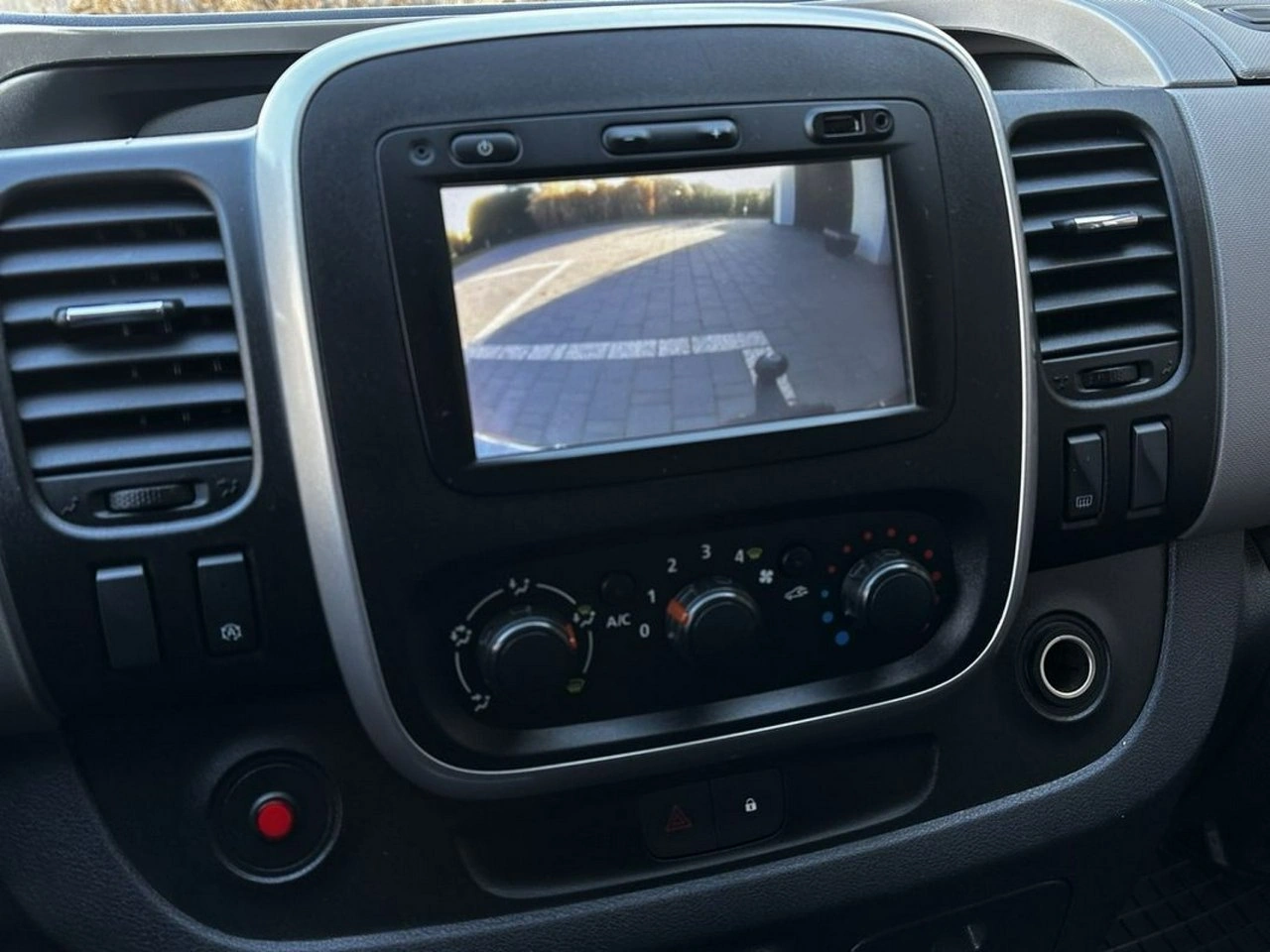 Renault Trafic - Zdjęcie 16