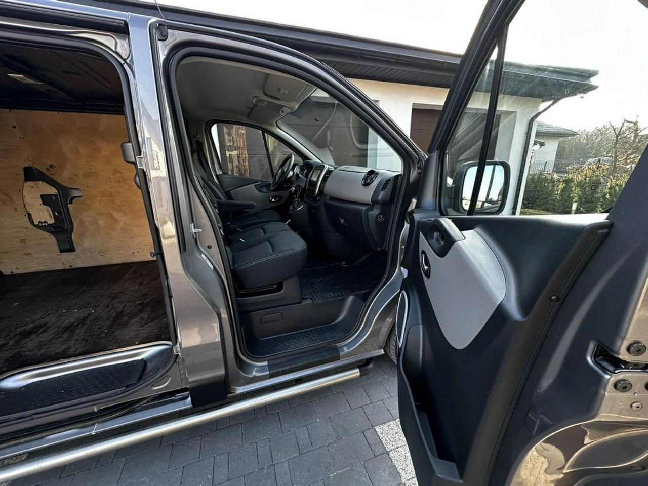 Renault Trafic - Zdjęcie 25