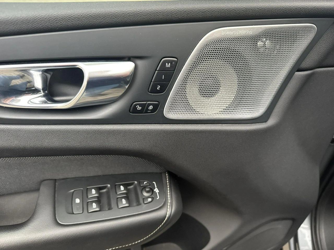 Volvo XC 60 - Zdjęcie 11