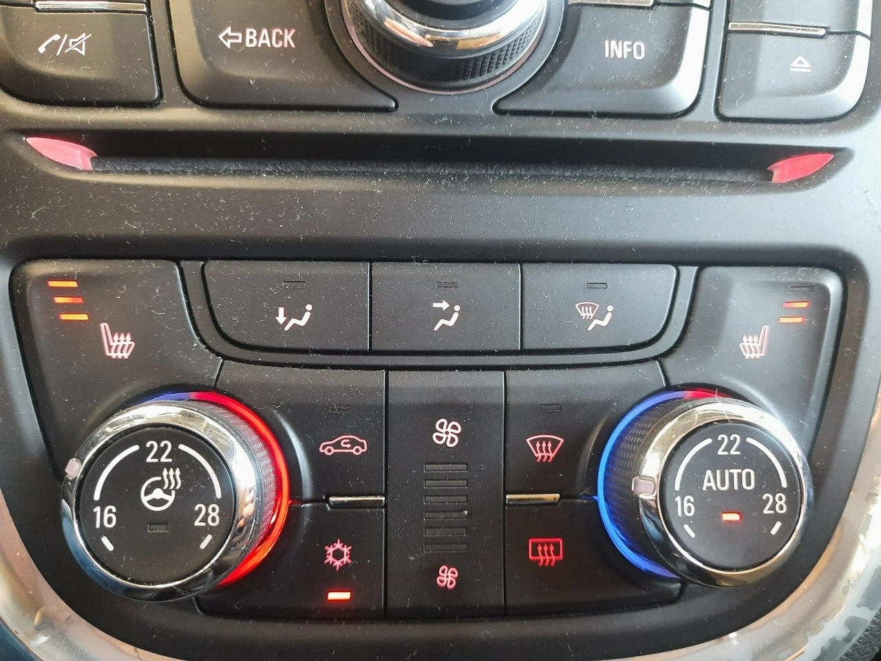 Opel Mokka - Zdjęcie 14