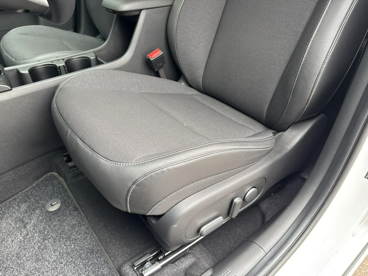 Hyundai Kona - Zdjęcie 24