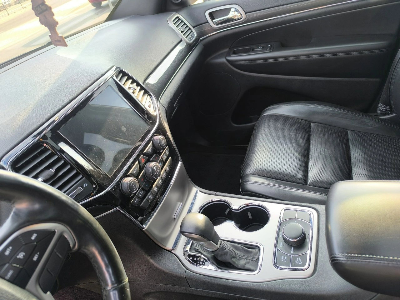 Jeep Grand Cherokee - Zdjęcie 14