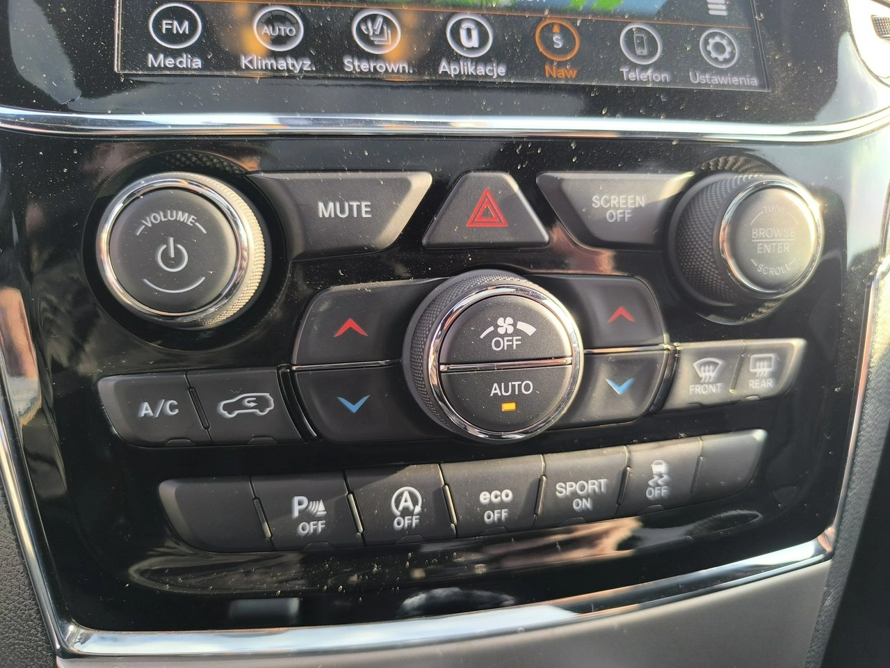 Jeep Grand Cherokee - Zdjęcie 20