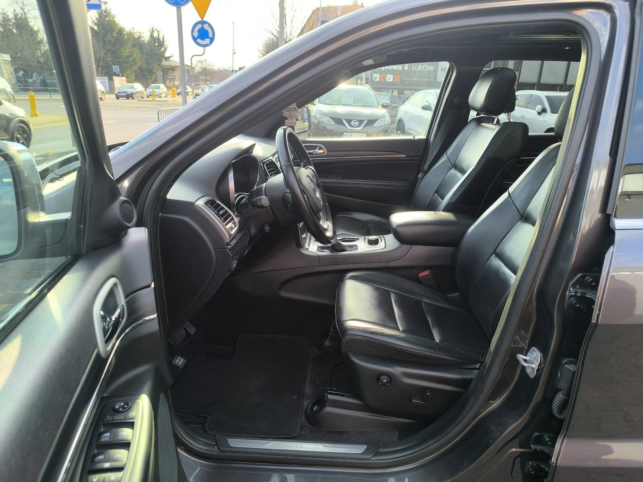 Jeep Grand Cherokee - Zdjęcie 23