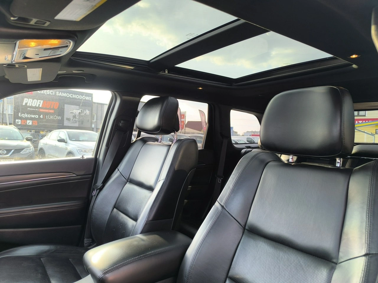 Jeep Grand Cherokee - Zdjęcie 25