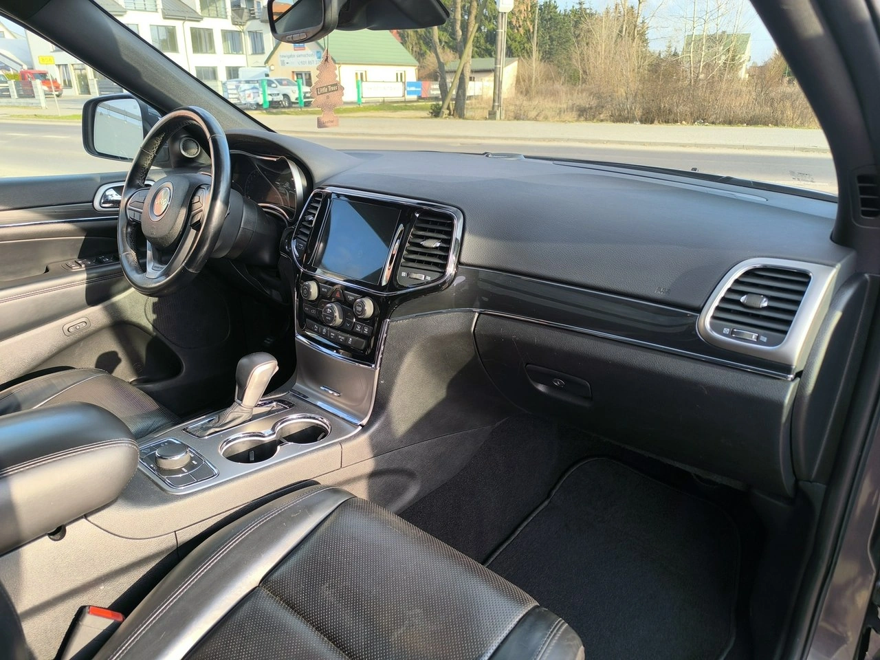 Jeep Grand Cherokee - Zdjęcie 32