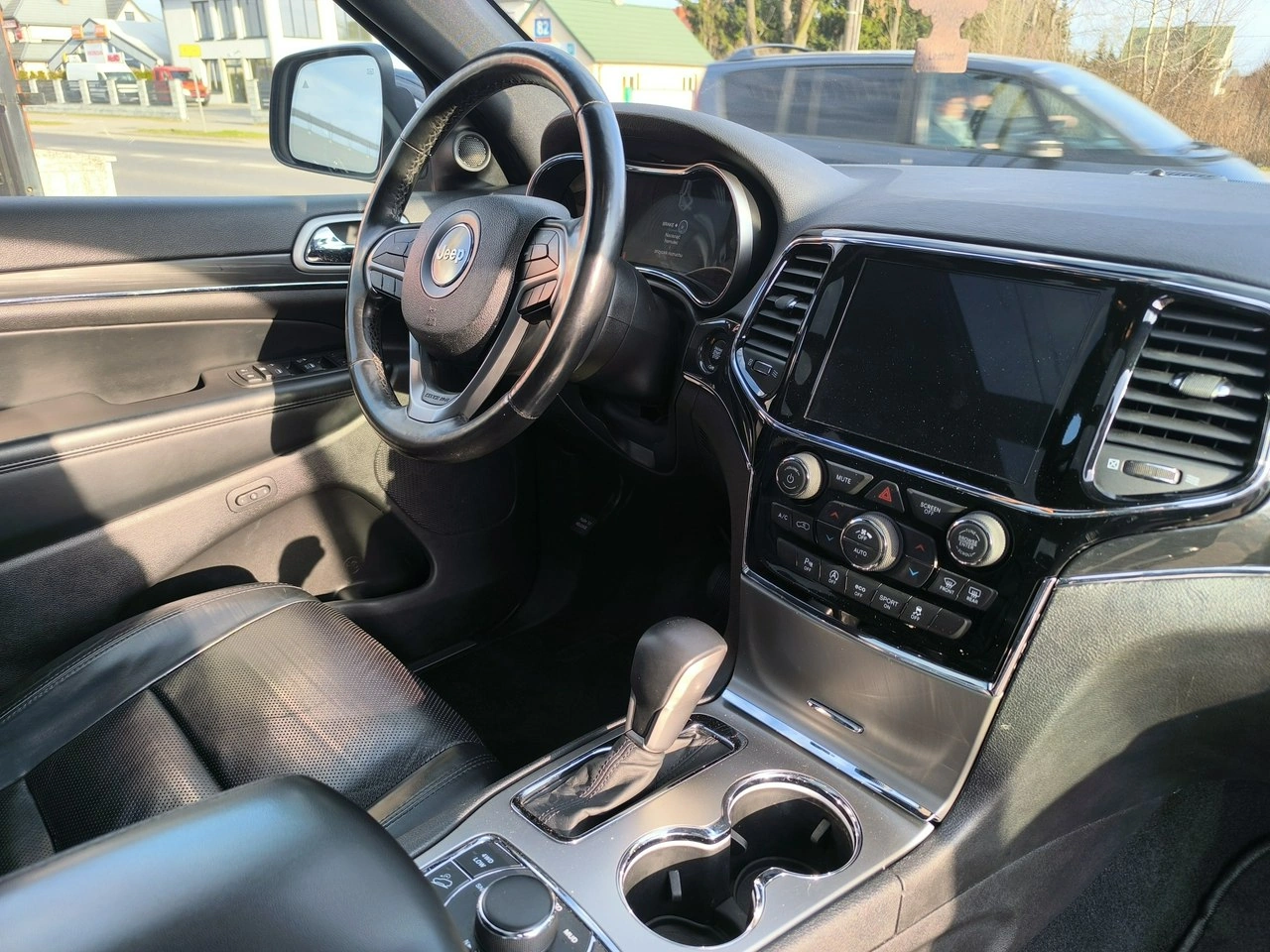 Jeep Grand Cherokee - Zdjęcie 33