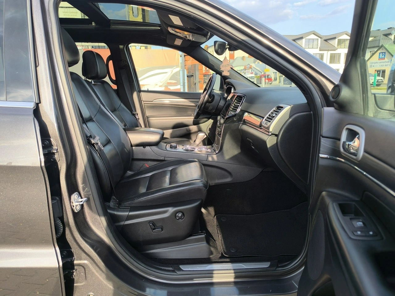 Jeep Grand Cherokee - Zdjęcie 34