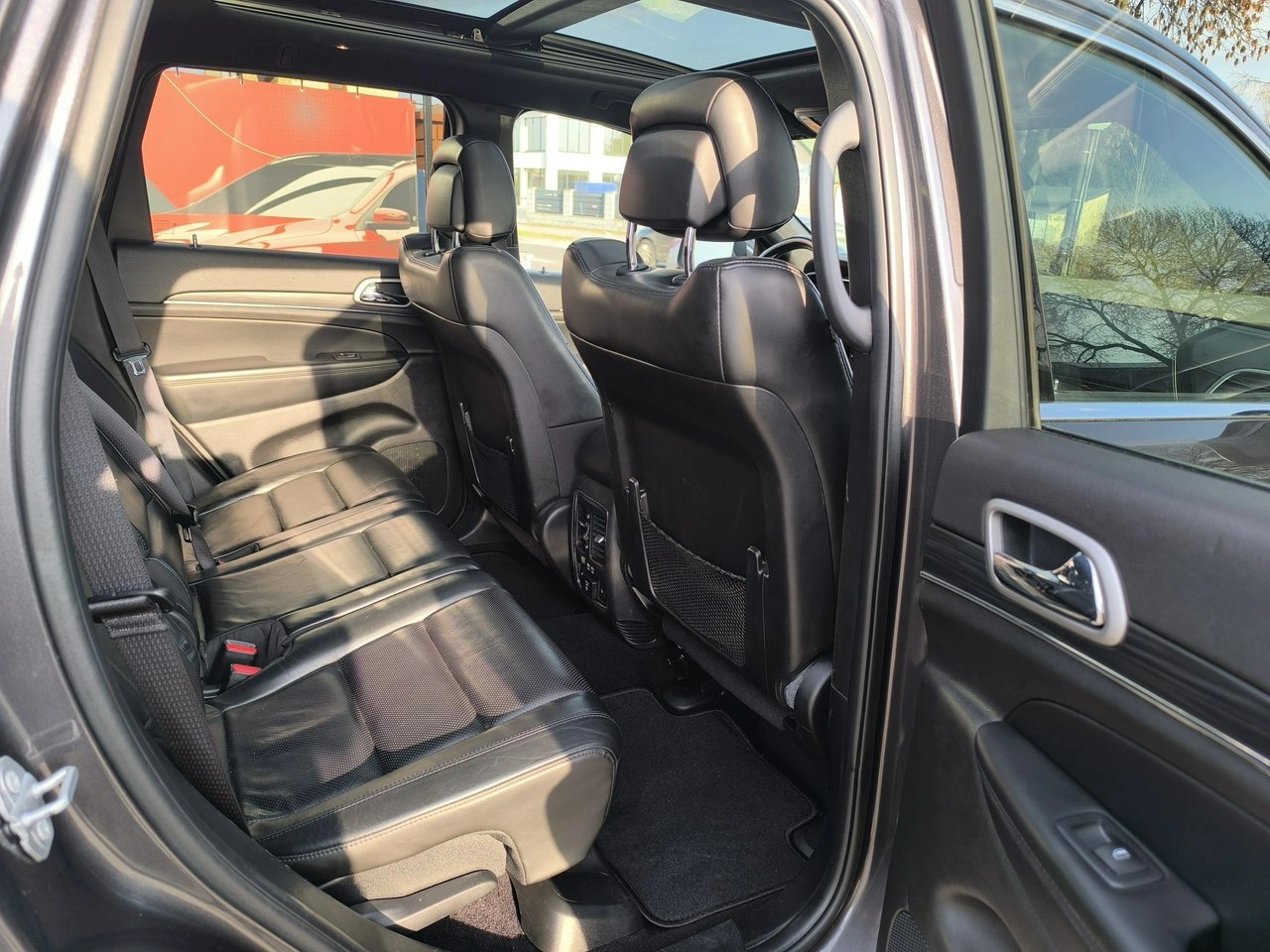 Jeep Grand Cherokee - Zdjęcie 35