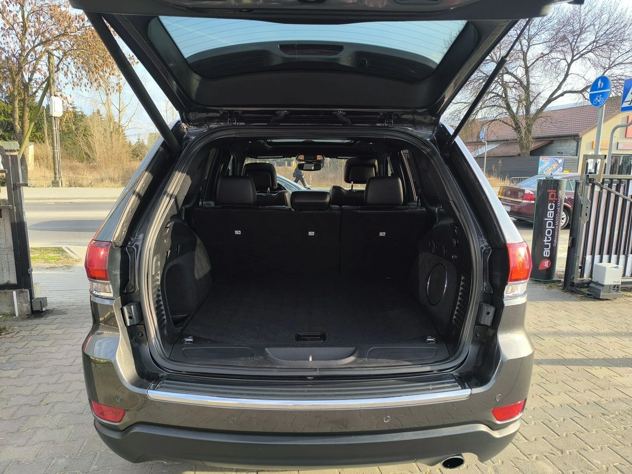 Jeep Grand Cherokee - Zdjęcie 36