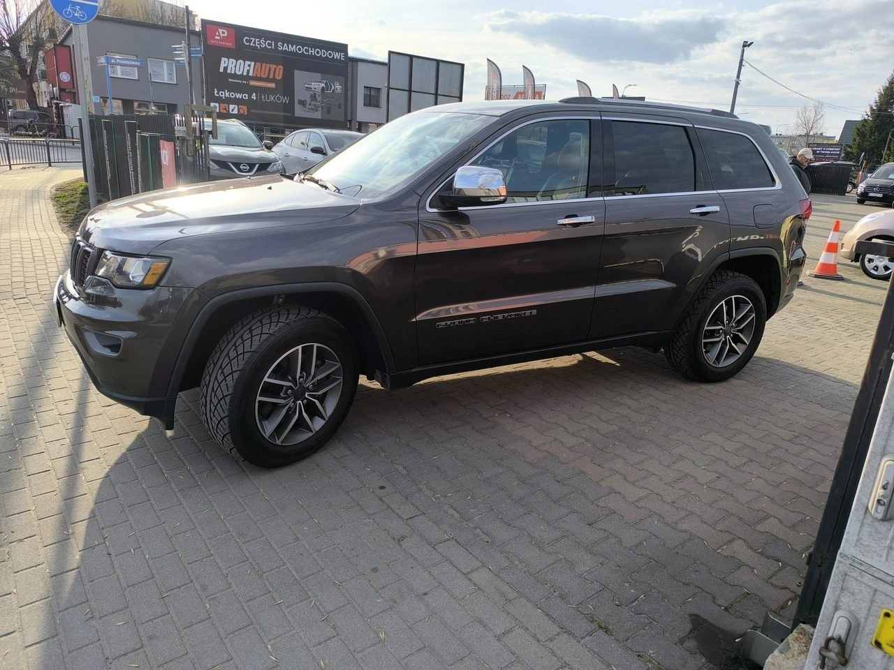 Jeep Grand Cherokee - Zdjęcie 8
