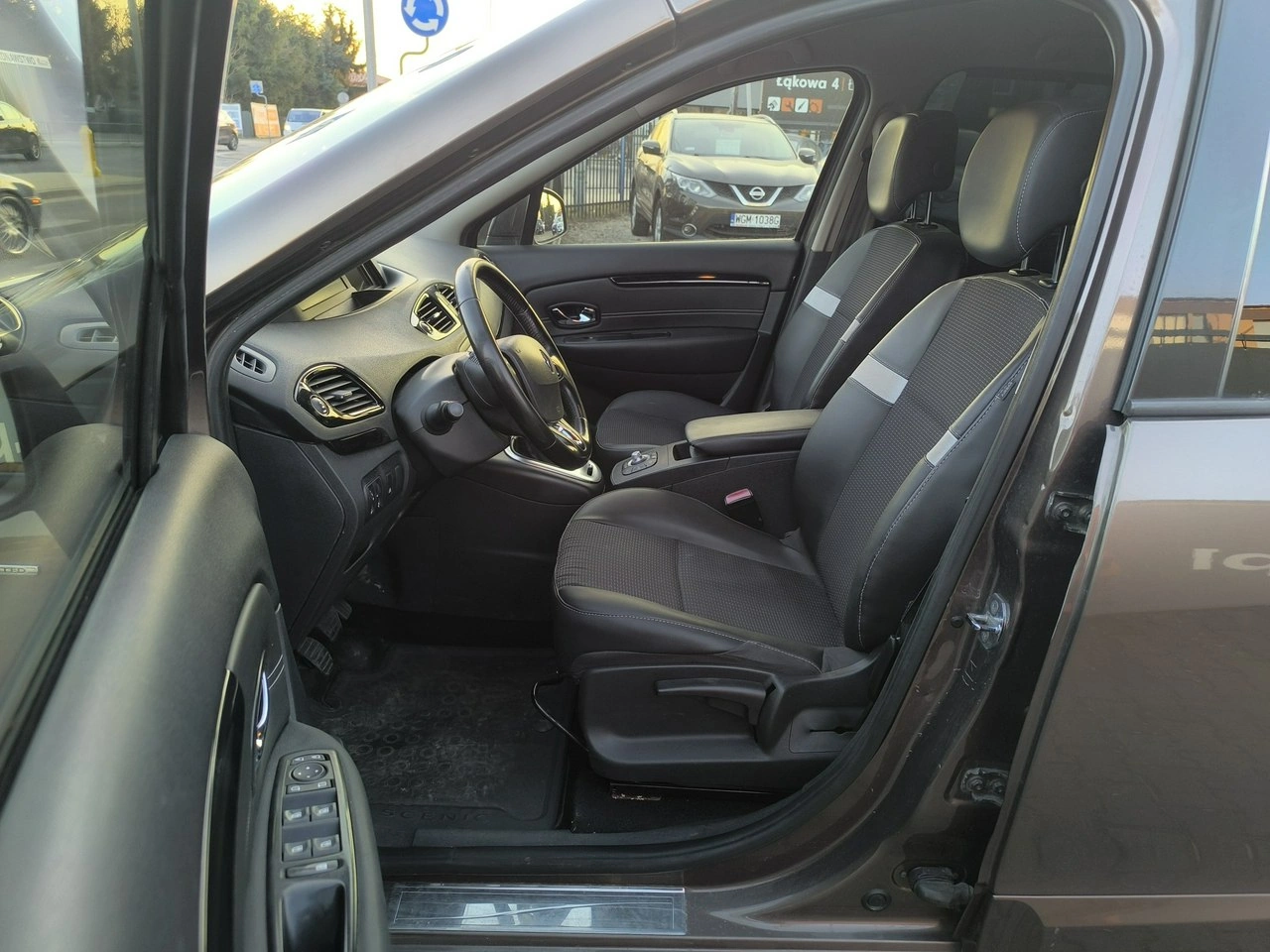Renault Grand Scenic - Zdjęcie 16
