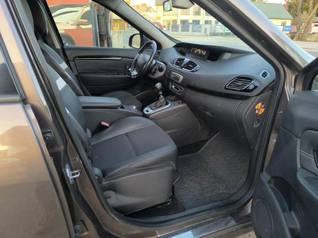 Renault Grand Scenic - Zdjęcie 19