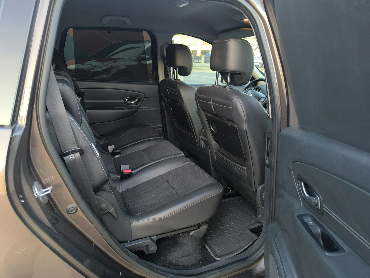 Renault Grand Scenic - Zdjęcie 23