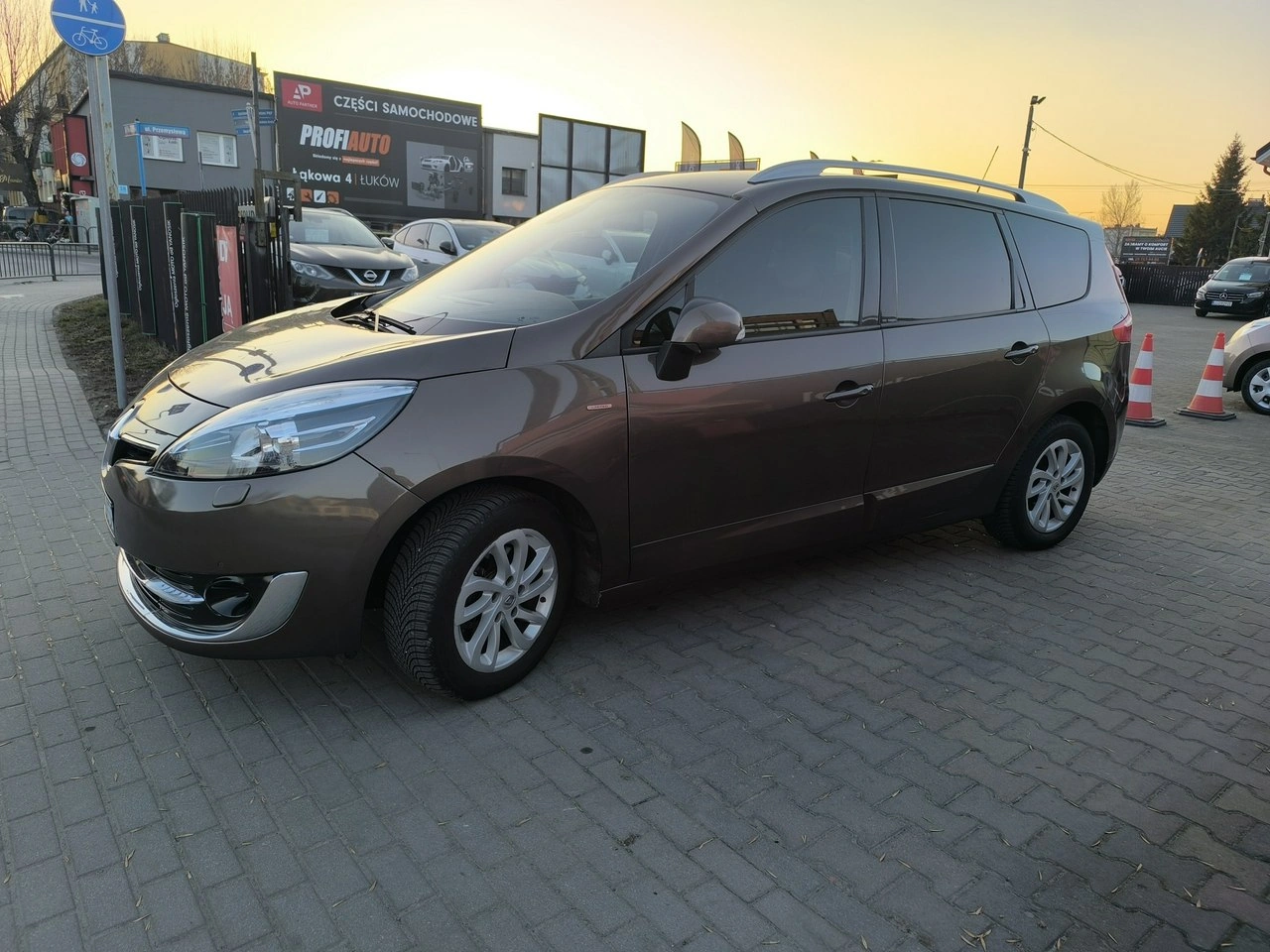 Renault Grand Scenic - Zdjęcie 8