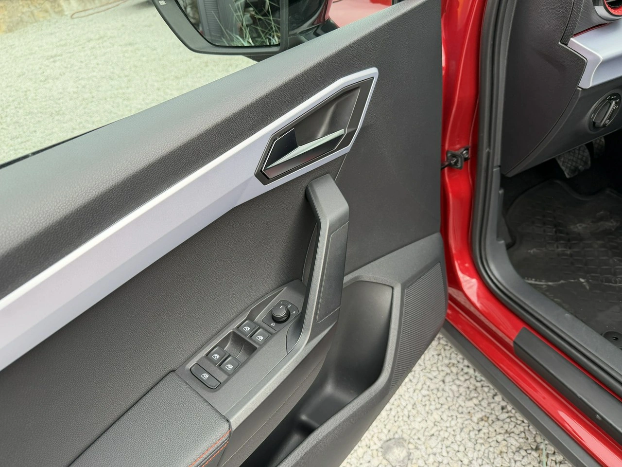 Seat Arona - Zdjęcie 13