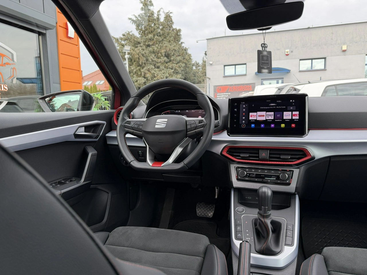 Seat Arona - Zdjęcie 32